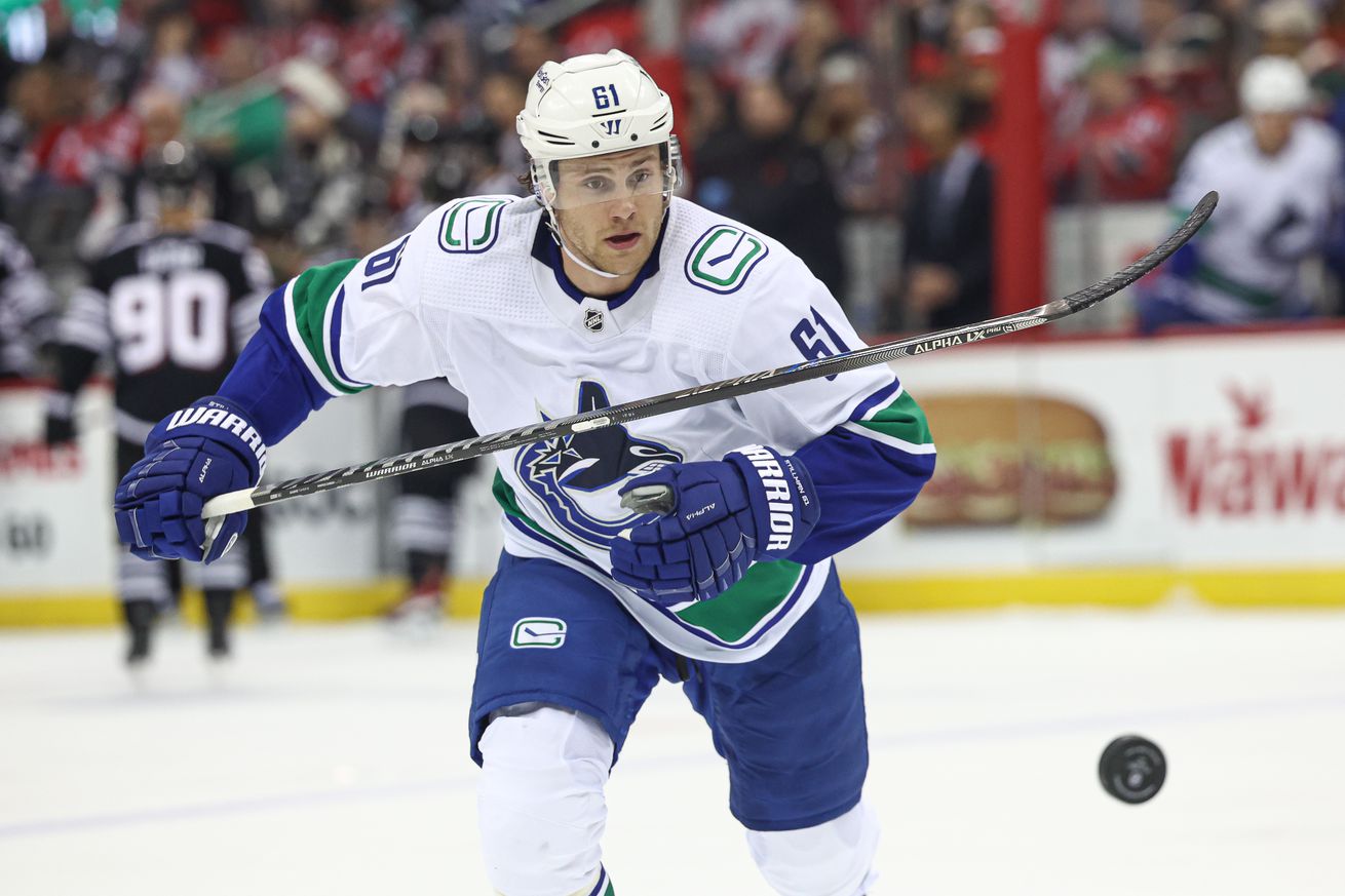 NHL: Vancouver Canucks at New Jersey Devils