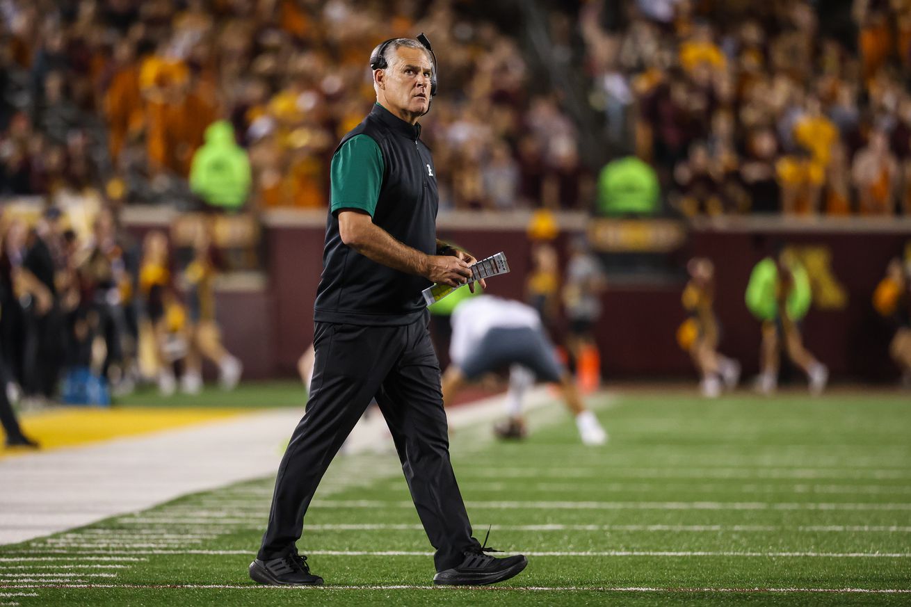 NCAA Football: Eastern Michigan at Minnesota