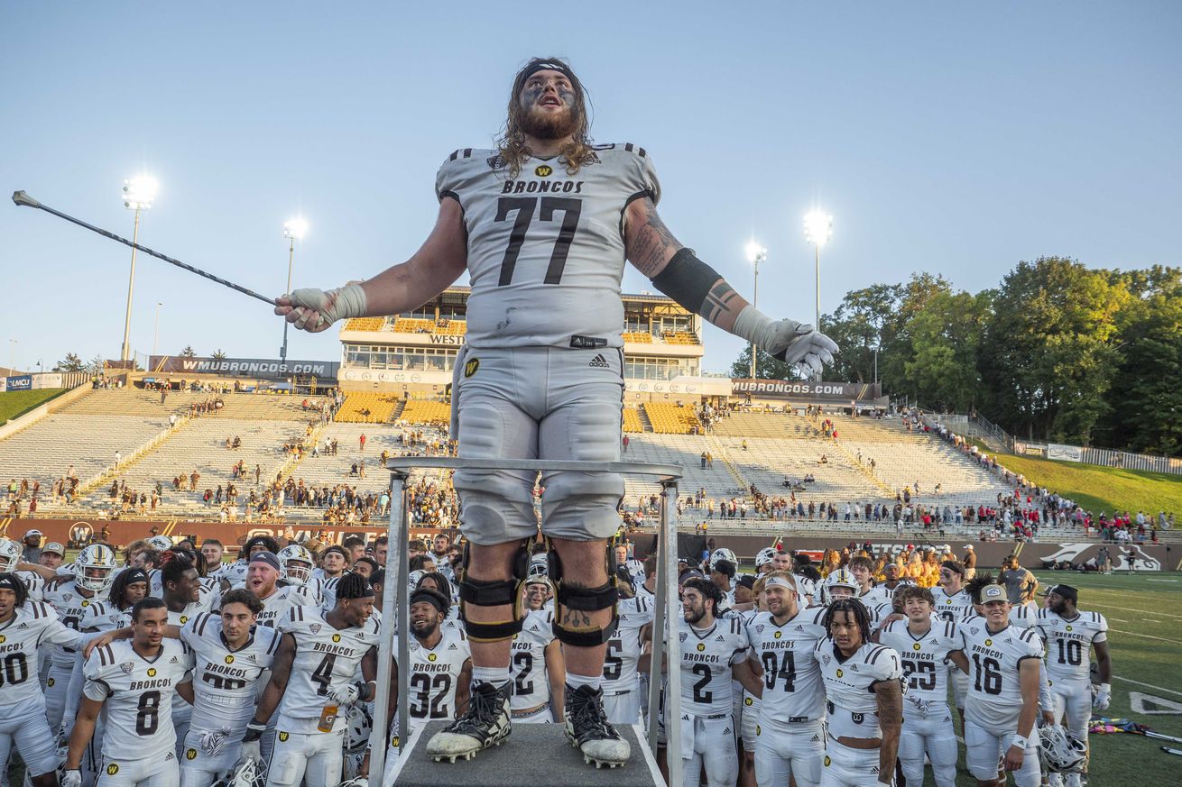 COLLEGE FOOTBALL: SEP 30 Ball State at Western Michigan