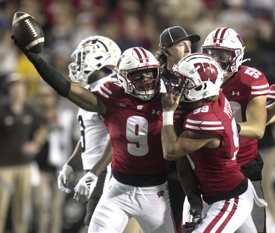 NCAA Football: Western Michigan at Wisconsin