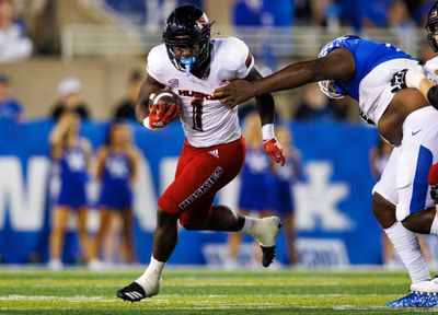 NCAA Football: Northern Illinois at Kentucky