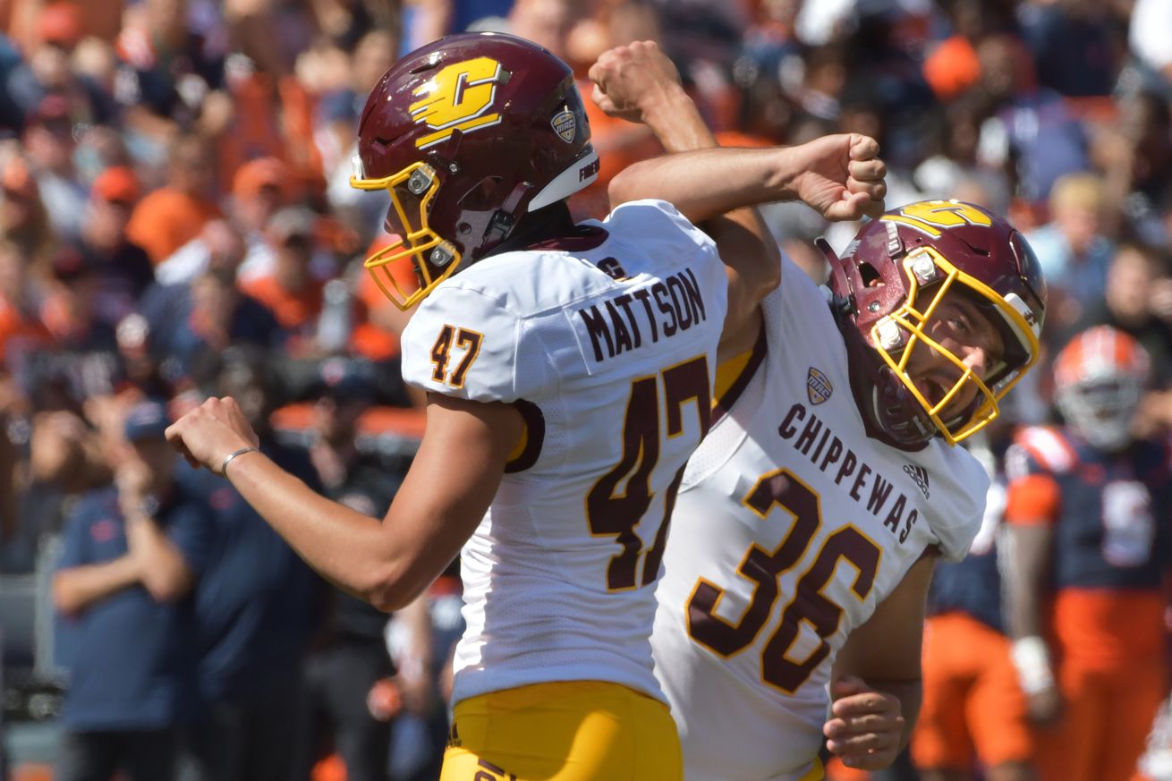 NCAA Football: Central Michigan at Illinois