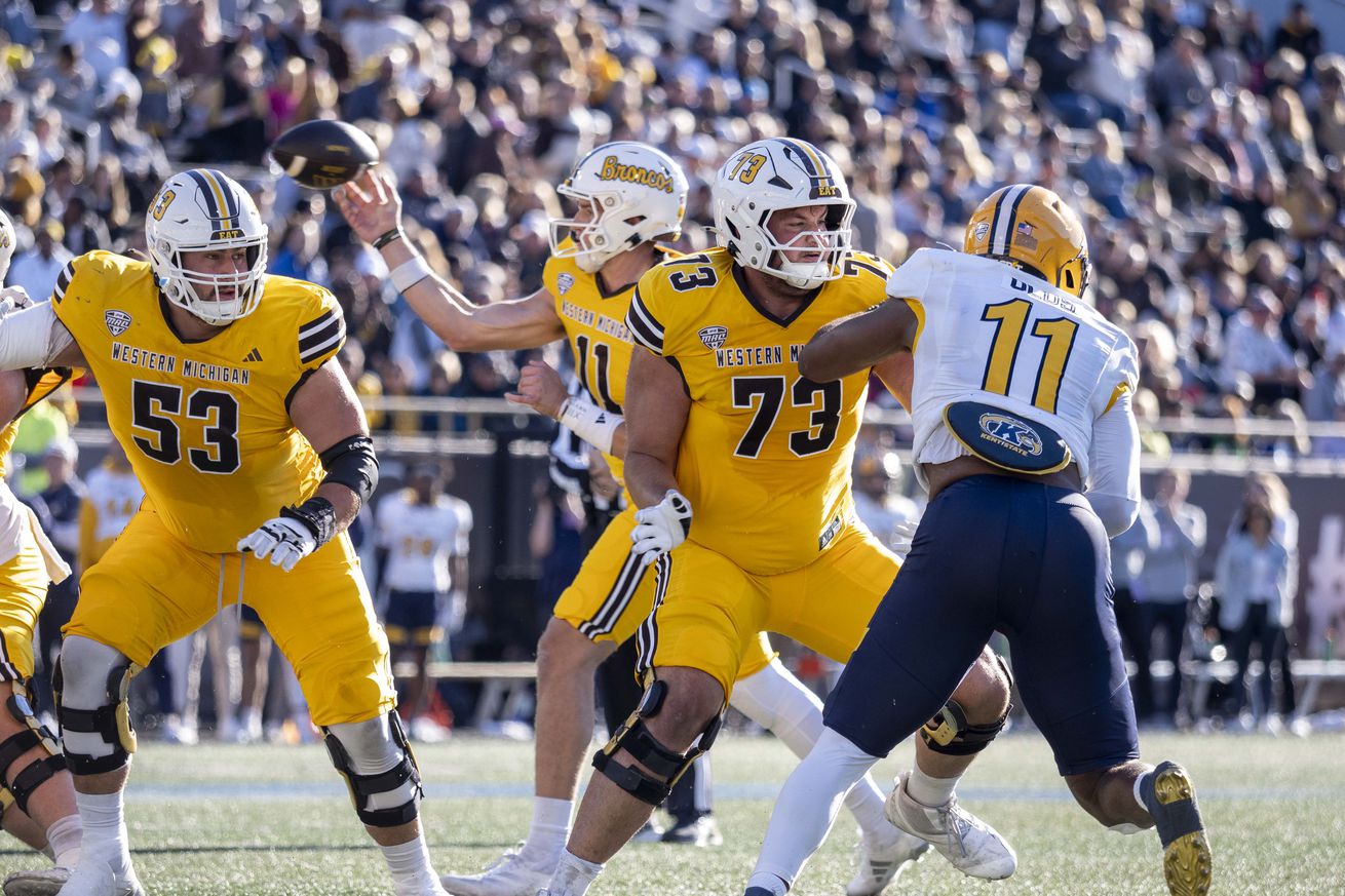 COLLEGE FOOTBALL: OCT 26 Kent State at Western Michigan