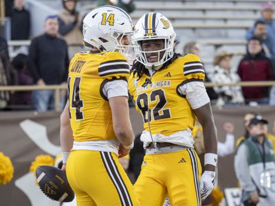 COLLEGE FOOTBALL: OCT 26 Kent State at Western Michigan