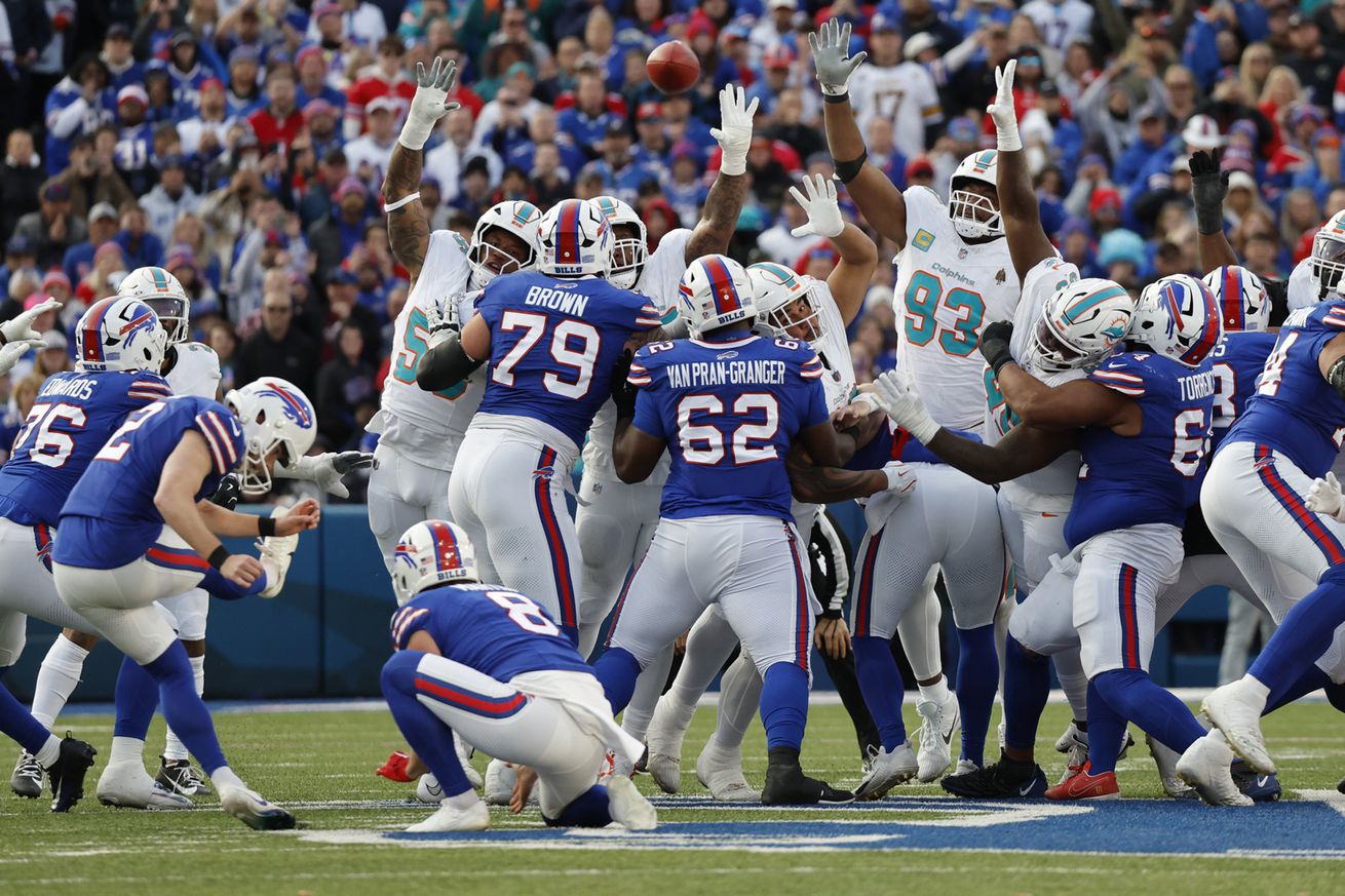 SPORTS-FBN-DOLPHINS-BILLS-1-MI