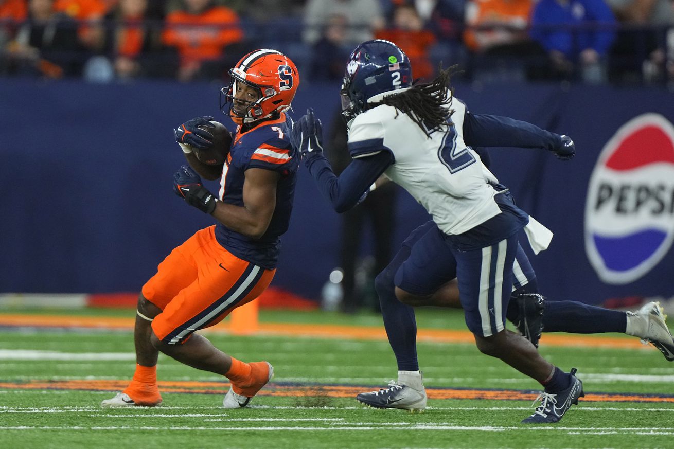 COLLEGE FOOTBALL: NOV 23 UConn at Syracuse