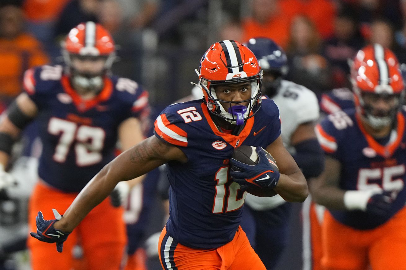 COLLEGE FOOTBALL: NOV 23 UConn at Syracuse