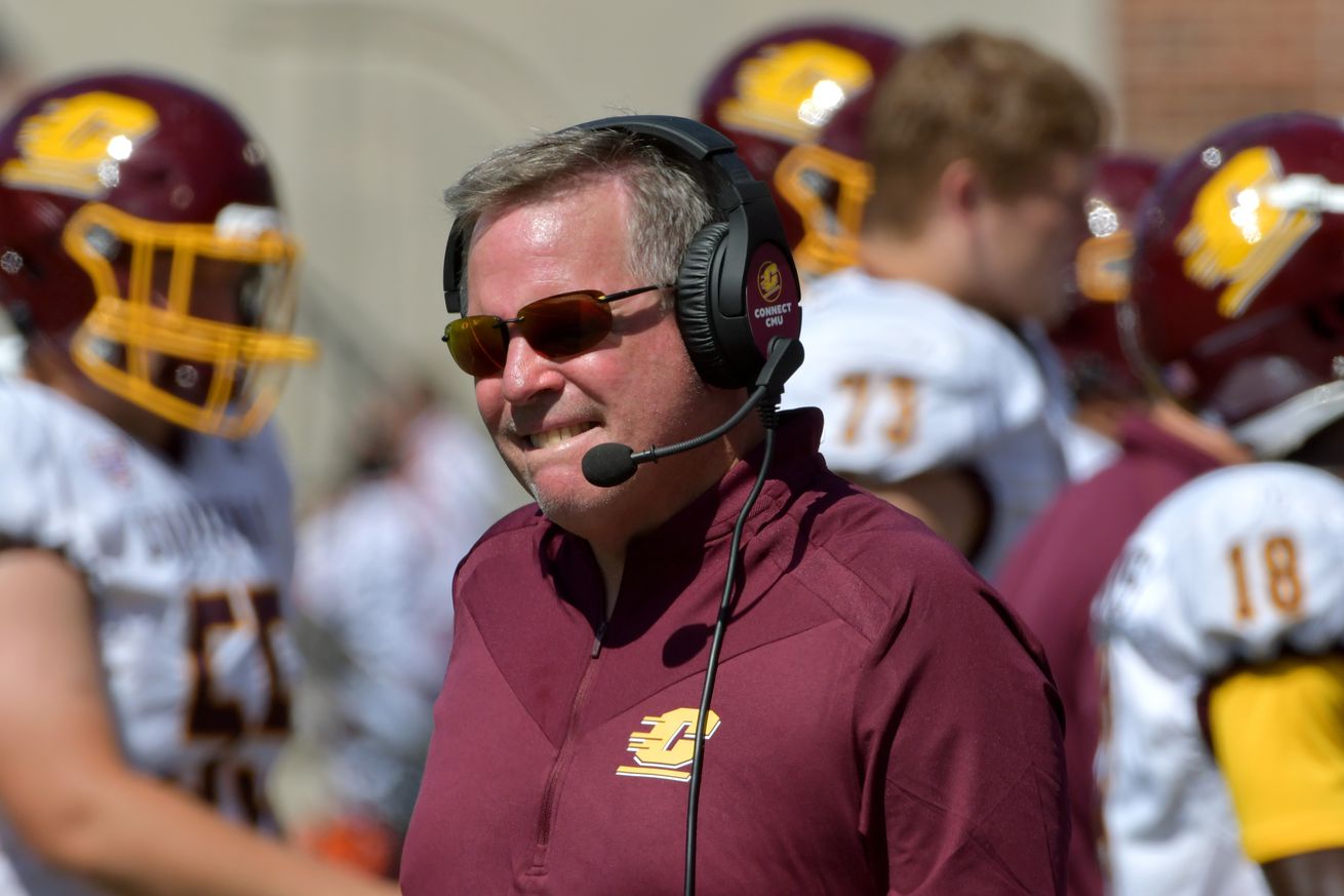 NCAA Football: Central Michigan at Illinois