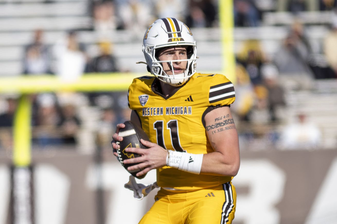 COLLEGE FOOTBALL: OCT 26 Kent State at Western Michigan