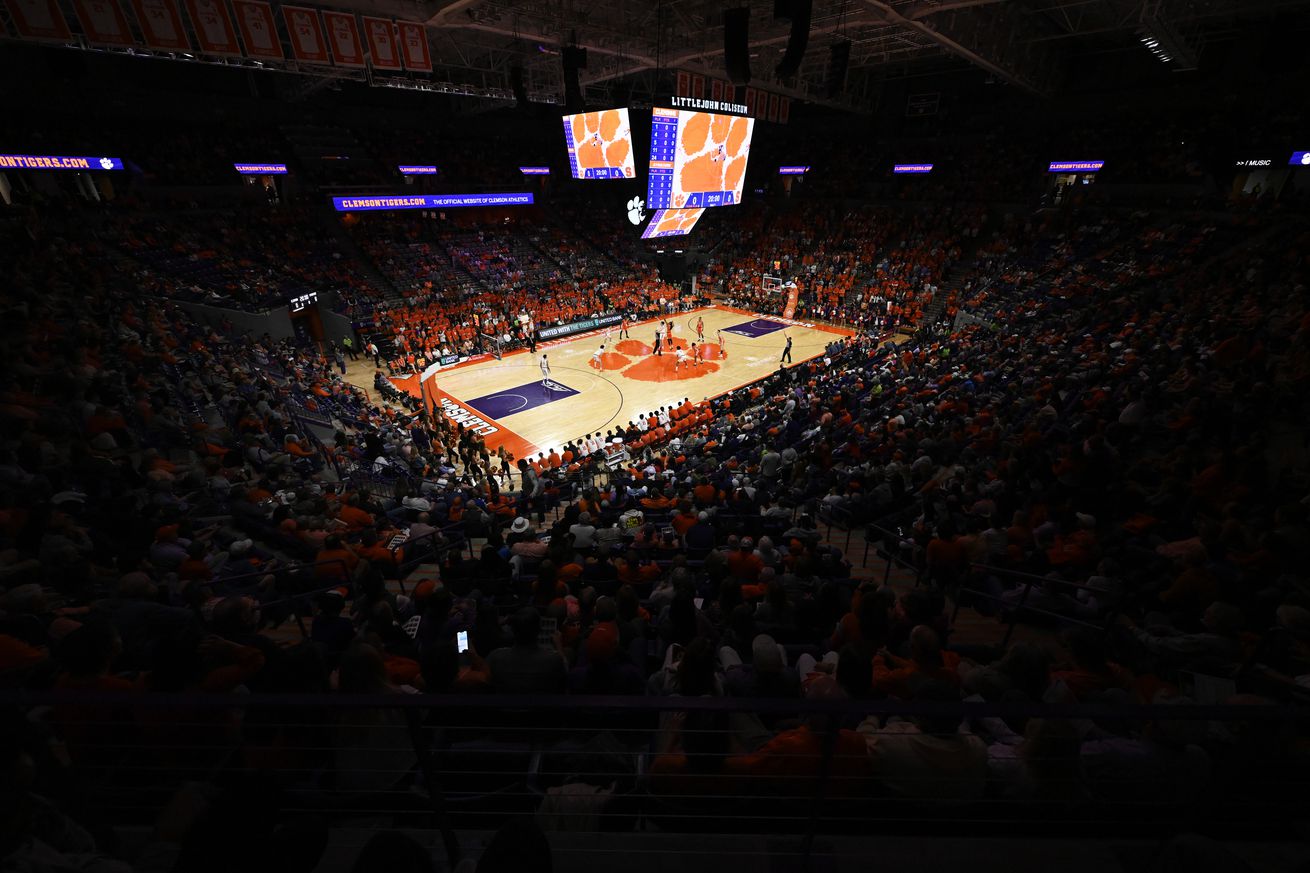 Syracuse v Clemson